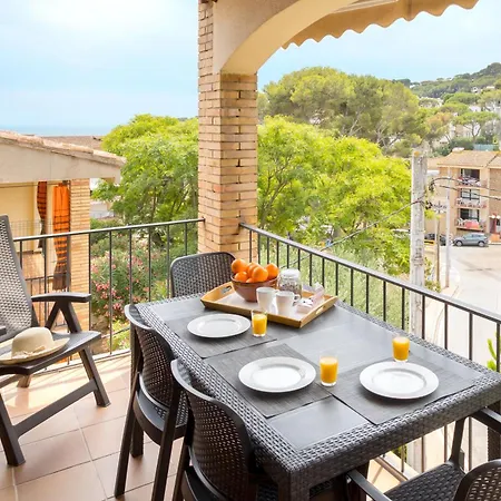 A 100 M De Playa. Calella Palafrugell Apartment